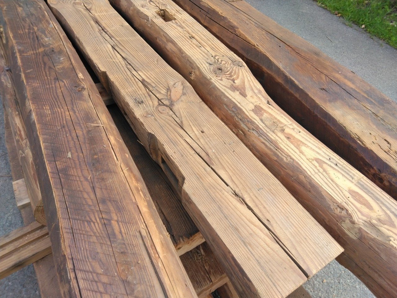 古民家 梁 曲がり 丸太 解体 材木