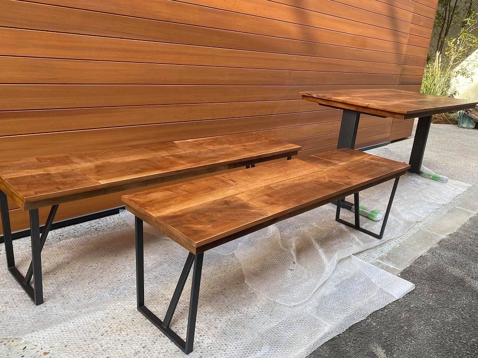 古材板の使用事例】住宅用に国産古材「桜」で作ったテーブル＆ベンチ