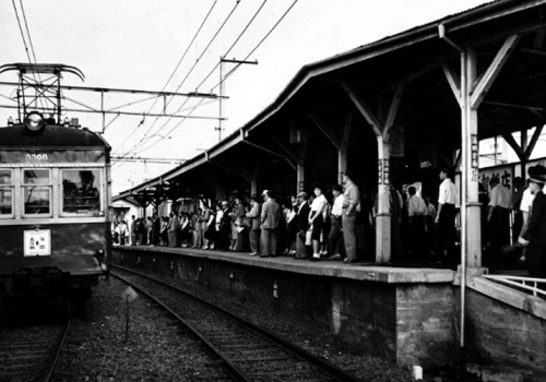 【プレスリリース】東急線の駅 改修 工事で 発生した 古材 の再循環 に関する 実証実験を開始 ～ 歴史と想いが詰まった木造旧駅舎の古材「ステーションウッド」の販売を開始します～